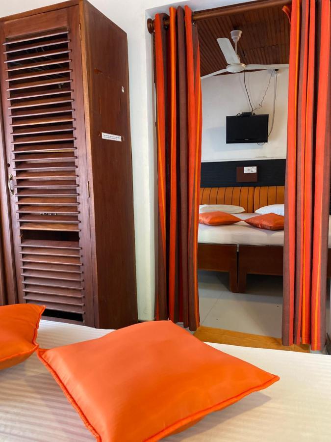 Beach Walk Hotel Unawatuna Extérieur photo