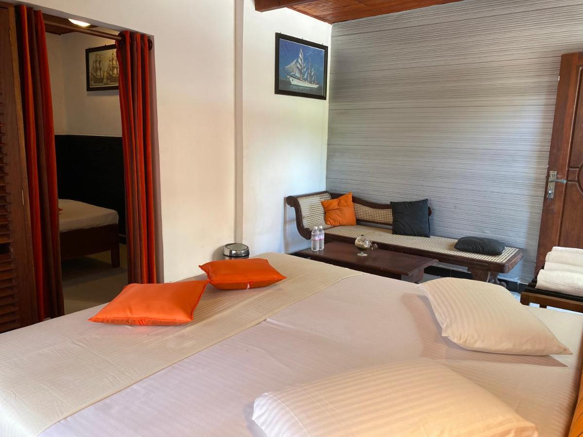 Beach Walk Hotel Unawatuna Extérieur photo